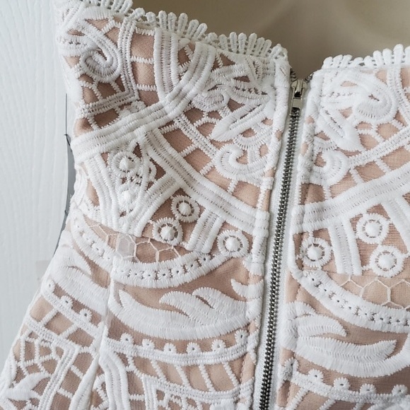 LaceDress - Picture 5 of 8